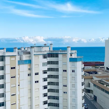 Апартаменты Lovely With Sea View In Da Rocha *