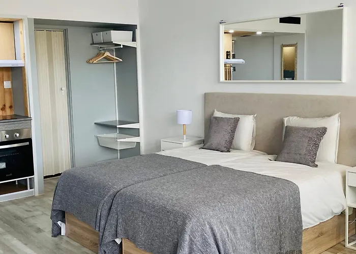 Апартаменты Lovely With Sea View In Da Rocha