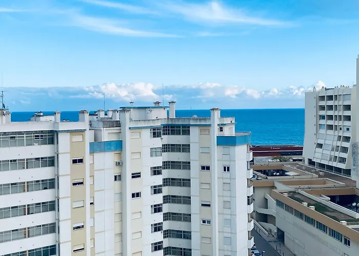 Апартаменты Lovely With Sea View In Da Rocha *