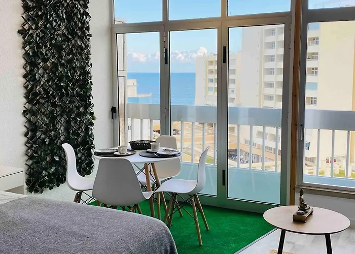 Апартаменты Lovely With Sea View In Da Rocha *